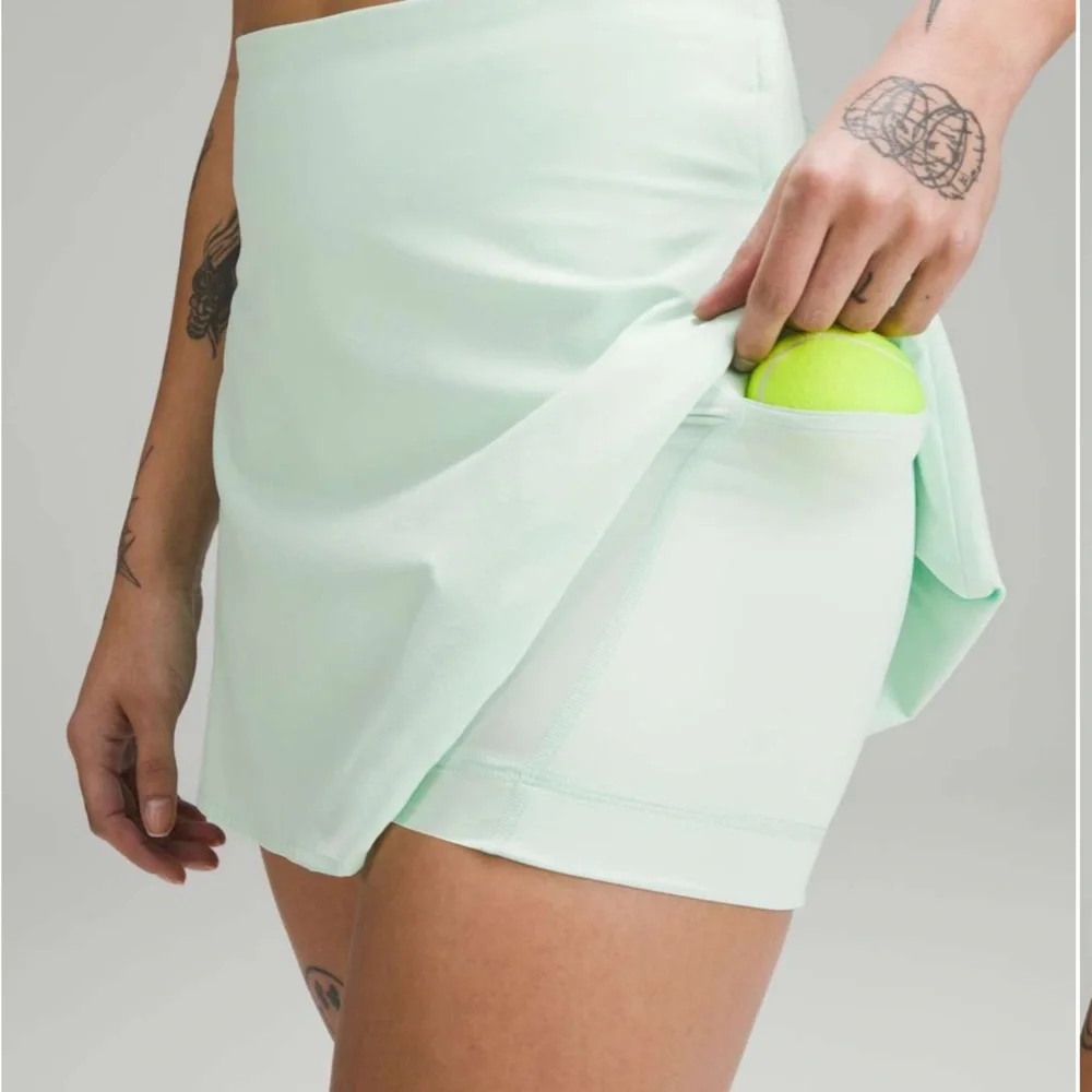 lululemon athletica Asymmetrical Skirt in Light Green - Picture 3 of 9